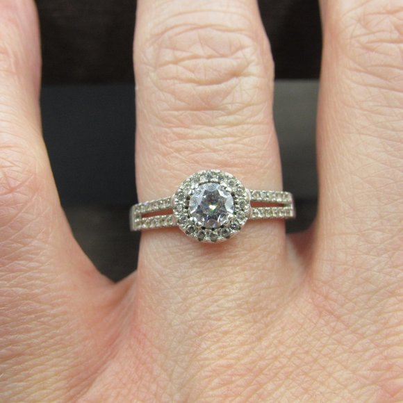 Size 7 Sterling Clear CZ With CZ Accents Band Ring - Picture 4 of 8